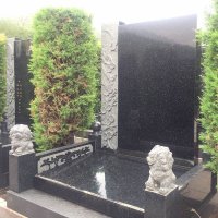 凤凰山陵园立碑