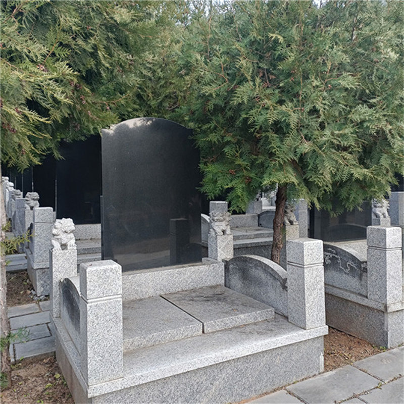 九龙山陵园立碑